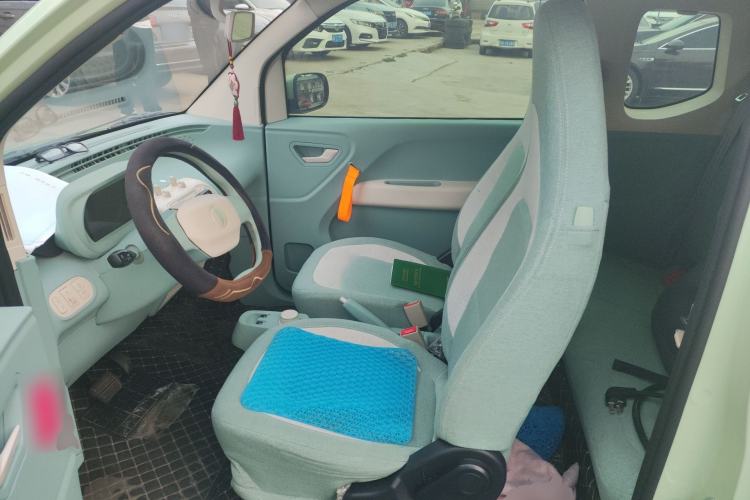 Used LINGBOX uni 2023 Sweet Edition Left Front Seat