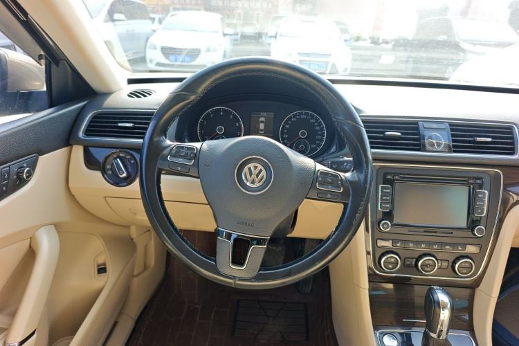Used Volkswagen Passat 2014 2.0 TSI DSG Prestige Navigation Edition
