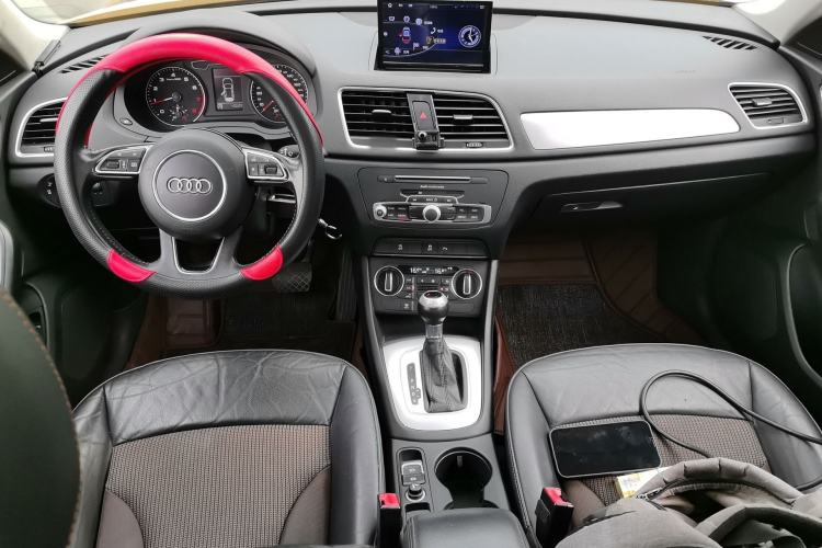 Used Audi Q3 2016 35 TFSI Fashion Model Center Console