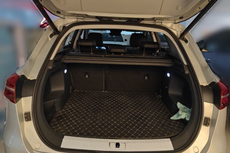 Used Hongqi HS5 2022 Facelifted Version 2.0T Smart Connect Flagship All-Wheel-Drive Edition Trunk