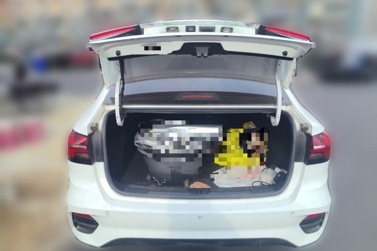 Used Roewe i5 2021 1.5L CVT Black Gold Edition
