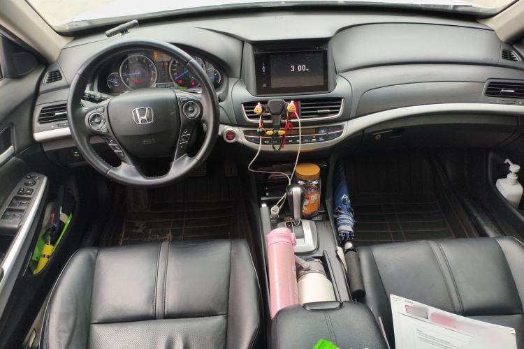 Used Honda Crosstour 2014 2.4L Luxury Edition Center Console