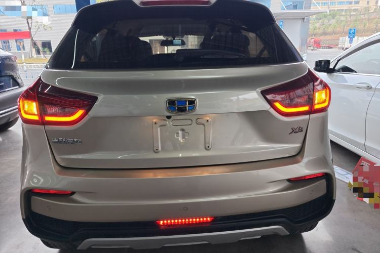 Used Geely Auto Vision X3 2019 Upgraded Model 1.5L Manual Elite Version
