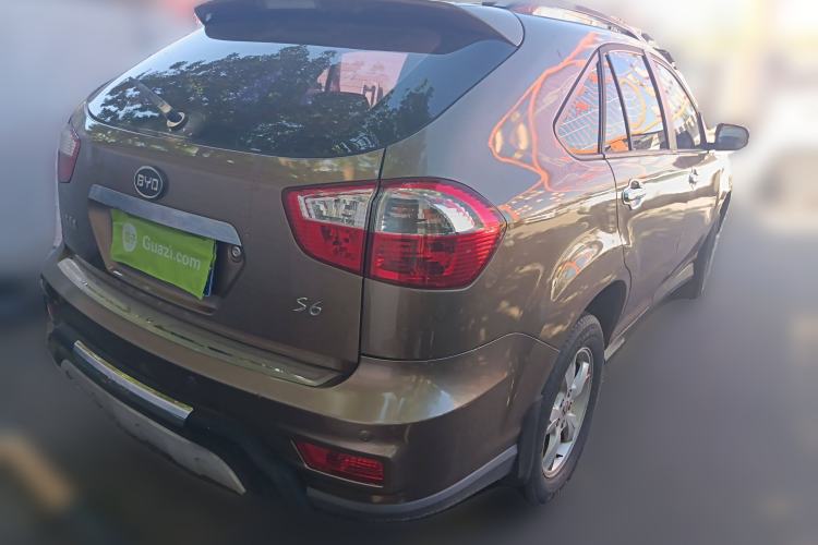 Used BYD S6 2012 2.0L Manual Luxury Version