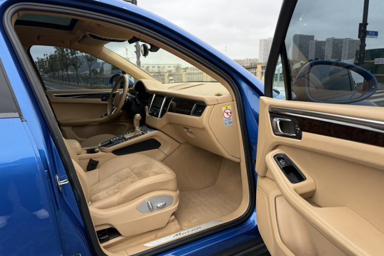 Used Porsche Macan 2016 Macan 2.0T Right Front Seat