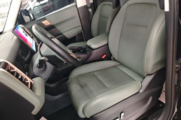 Used iCAR 03 2024 472km Four-Wheel Drive Long-Range Version Left Front Seat