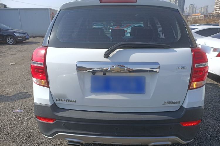 Used Chevrolet Captiva 2015 2.4L 4x4 Flagship Edition 7-Seater