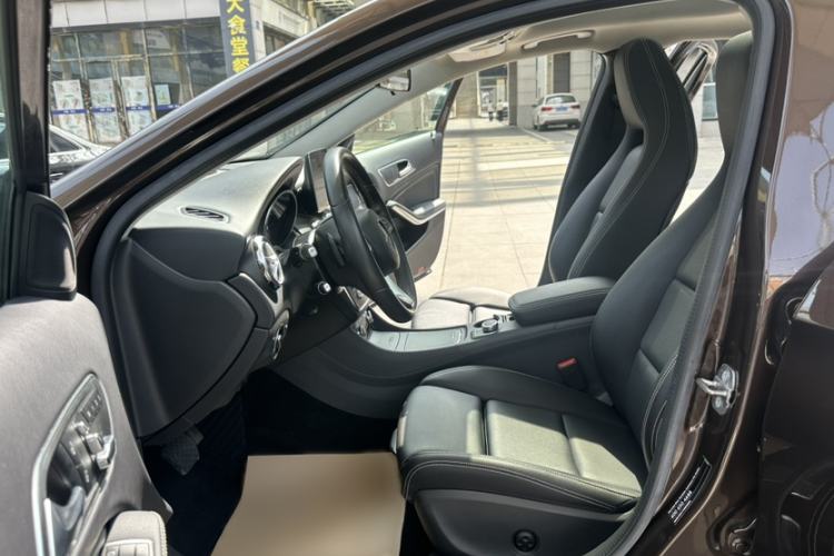 Used Mercedes-Benz GLA 2018 GLA 200 Sport Edition Interior 7