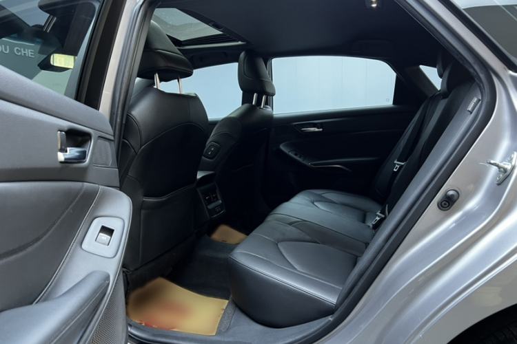 Used Toyota Avalon 2019 2.0L Luxury Edition China VI Standard Interior 3