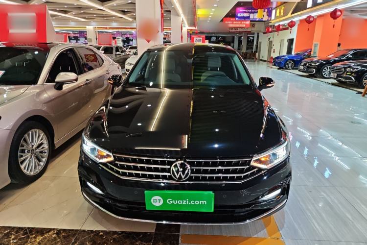 Used Volkswagen Magotan 2024 2 Million Units Zhongxiang Version 330TSI DSG Luxury Edition