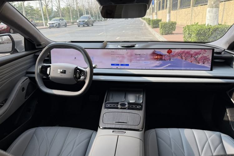 Used Geely Galaxy E8 2025 700 km Long-Range Intelligent Driving Version
