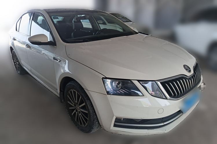 Used Skoda Octavia 2019 1.5L Automatic Smart Drive Luxury Edition China VI Standard Front Right 45 Deg