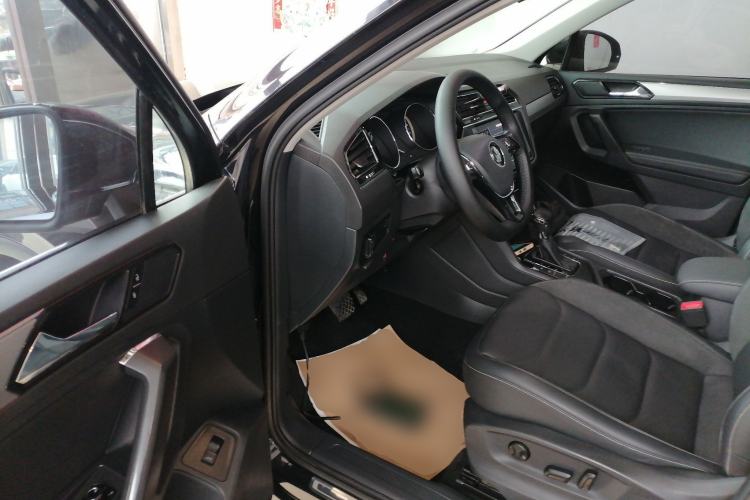 Used Volkswagen Tiguan L 2019 Revised 330TSI Automatic Two-Wheel Drive Smart & Luxury Edition China VI Standard Driver Seat