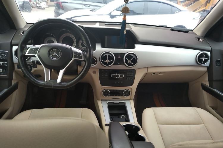 Used Mercedes-Benz GLK-Class 2015 GLK 260 4MATIC Dynamic Edition Ultimate Version Center Console