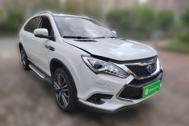 Used BYD Tang New Energy 2017 2.0T All-Wheel Drive Hyatt Model Front Right 45 Deg