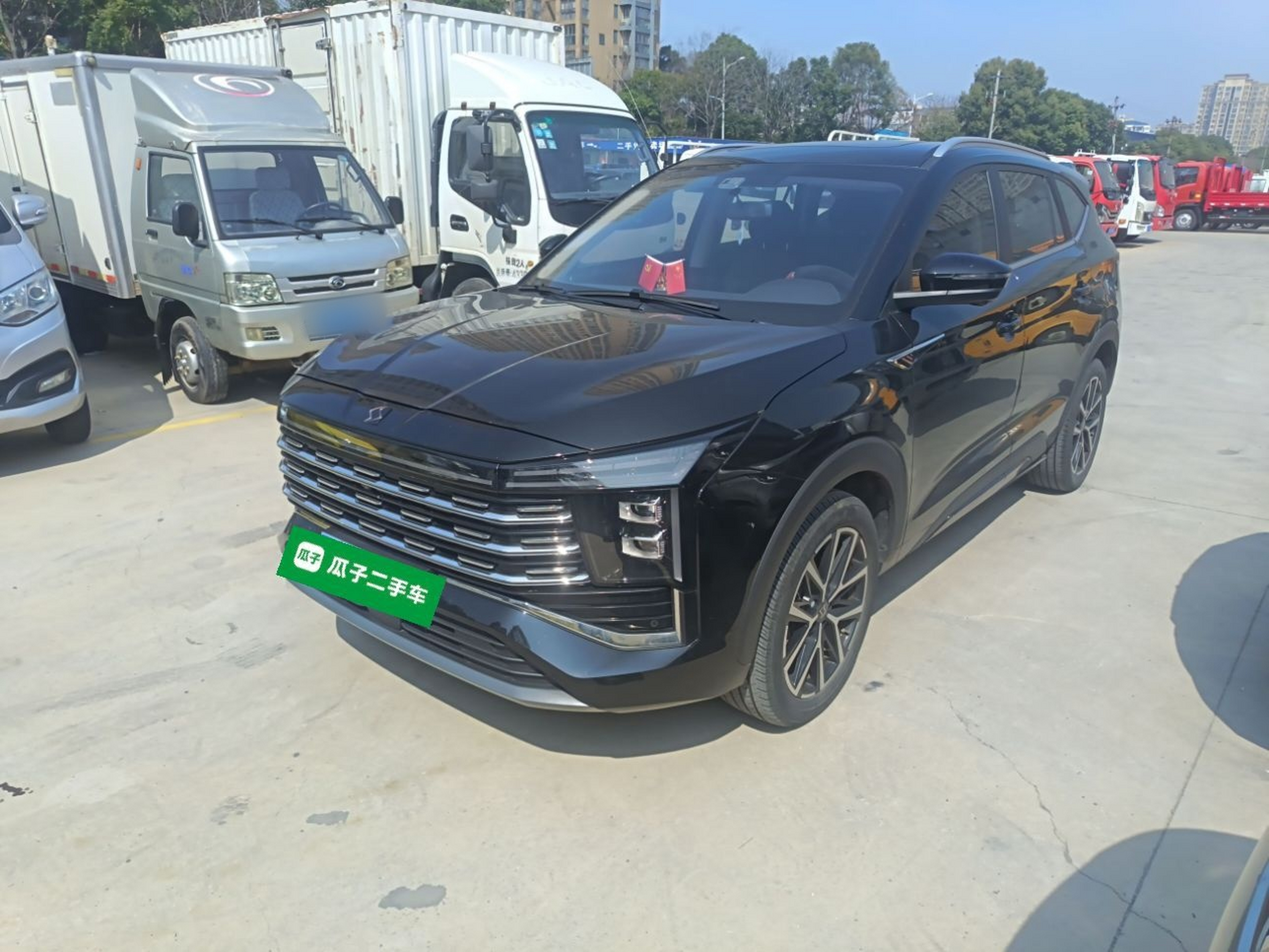 Под передней частью автомобиля