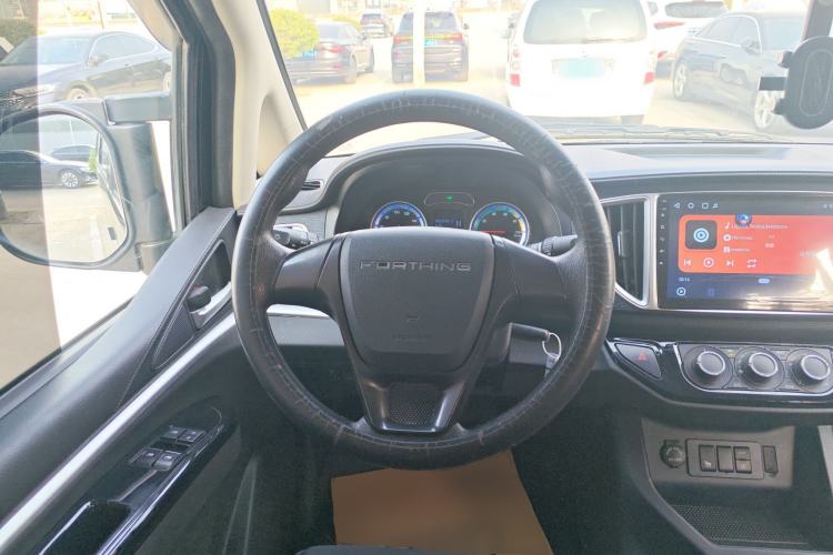 Used FORTHING Lingzhi M5 2022 Comfort Model 7 Seats Steering Wheel