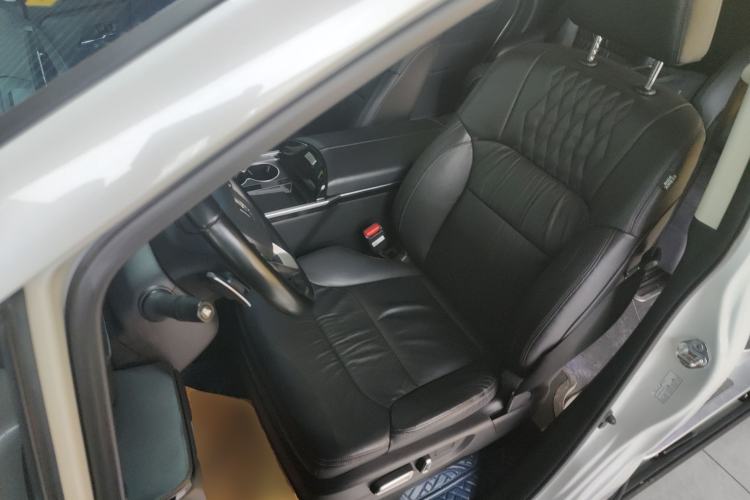 Used Honda Elysion 2022 2.0L eHEV Luxury First Edition Left Front Seat