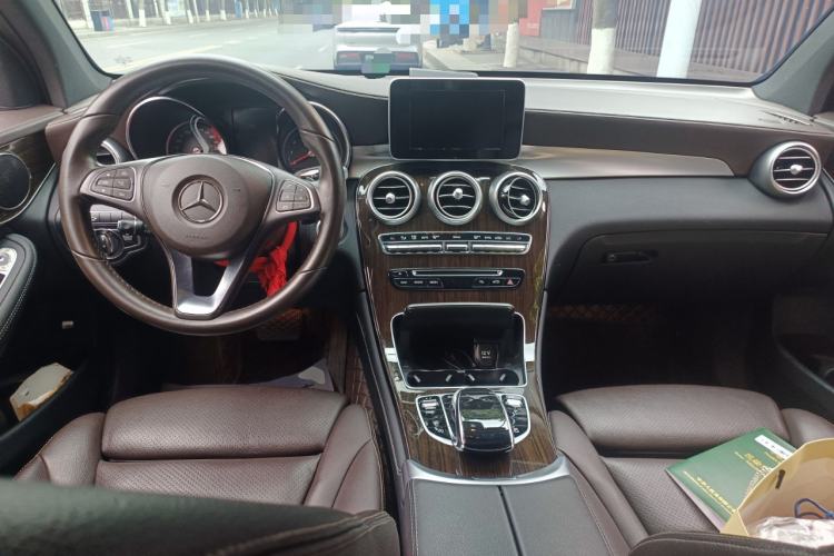 Used Mercedes-Benz GLC 2019 GLC 260 4MATIC Luxury Model
