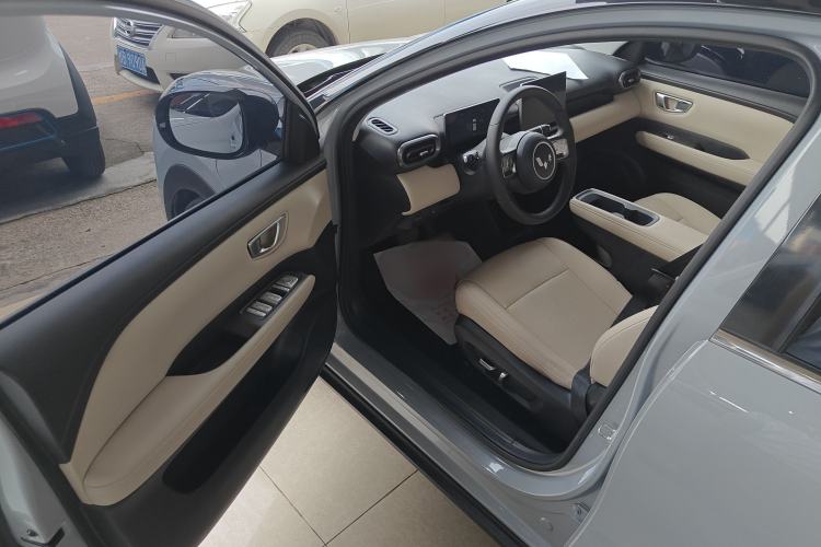 Used Wuling Bingo PLUS 2024 510 km Flagship Edition Four-Seater Version
