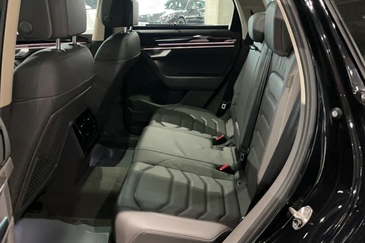 Used Volkswagen Touareg 2022 3.0 TSI Luxury Edition Black Diamond Sport Package
