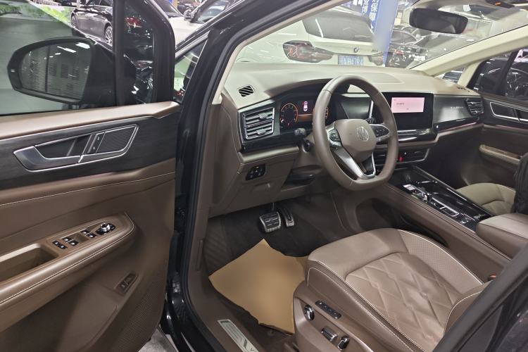 Used Volkswagen Viloran 2023 380TSI Prestige Edition Driver Seat