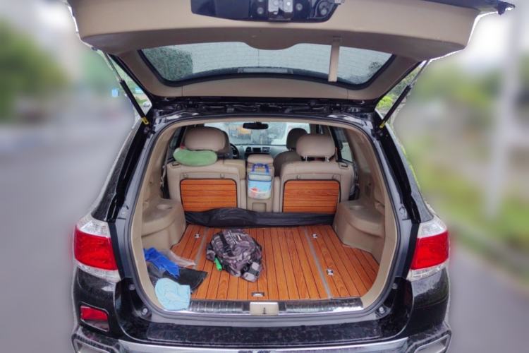 Used Toyota Highlander 2013 2.7L Two-Wheel Drive 5-Seater Purple Gold Edition Trunk