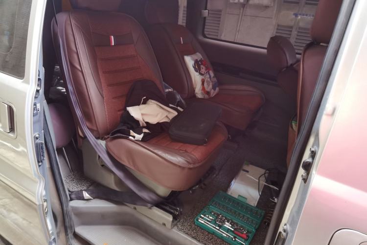 Used FORTHING Lingzhi 2013 M3 1.6L 7-Seater Comfort Model Left Rear Seat