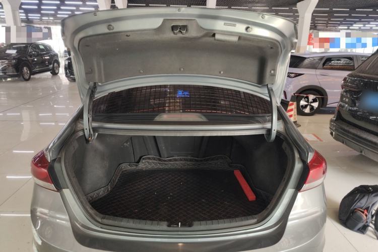 Used Hyundai Elantra (6th Generation / Lingdong) 2018 1.4T Dual-Clutch Xuan Dong · Dynamic Edition Trunk