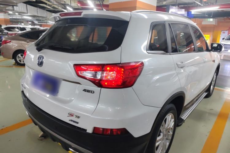 Used Changan CS75 2015 1.8T Automatic 4x4 Prestige Model China IV Standard
