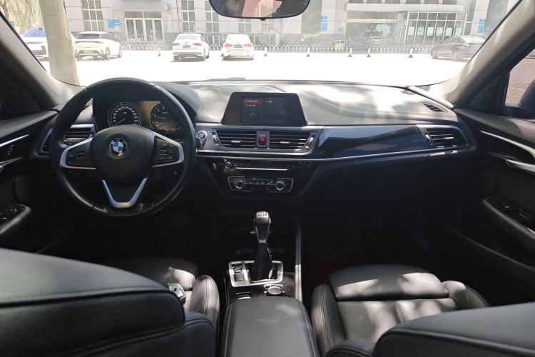 Used BMW 1 Series 2018 118i Sport Edition Center Console