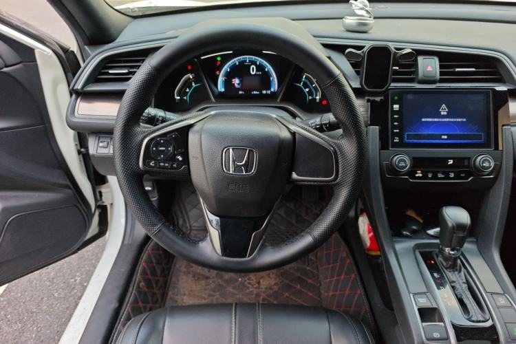 Used Honda Civic 2021 HATCHBACK 220TURBO CVT New Trendsetter
