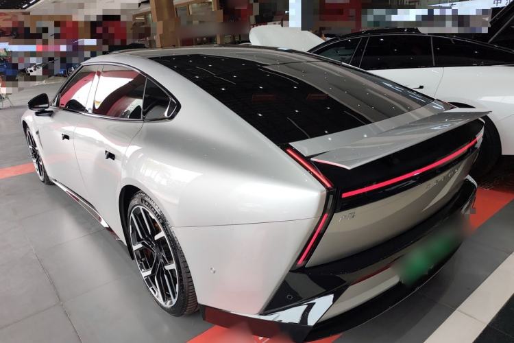 Used XPeng P7 2025 Model—820 Ultra Long Range Ultra
