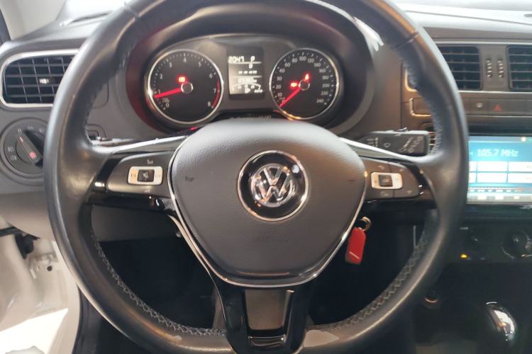 Used Volkswagen Polo 2016 1.6L Automatic Comfort Model Steering Wheel