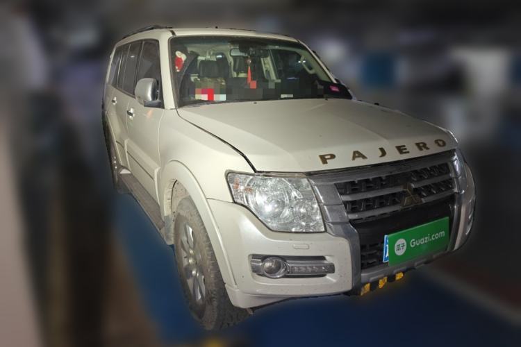 Used Mitsubishi Pajero 2016 3.0L Automatic Prestige Version China V Standard Front Right 45 Deg