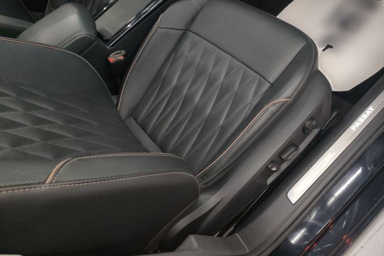 Used Volkswagen Passat 2019 330TSI Luxury Edition China VI Standard