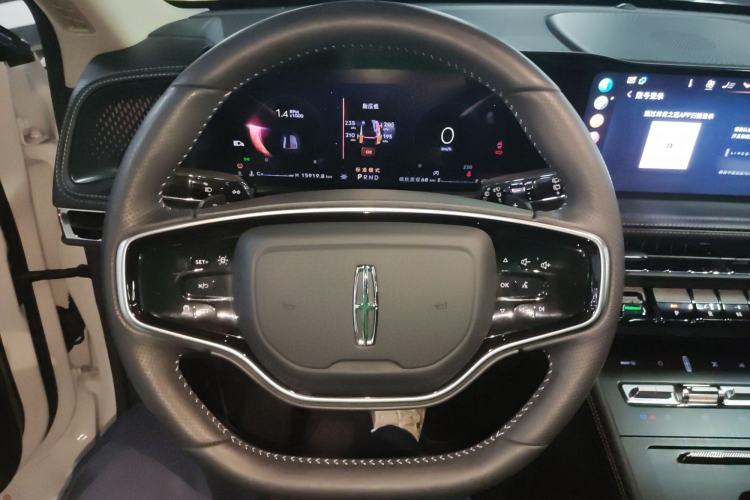 Used Lincoln Corsair 2023 2.0T Two-Wheel-Drive Luxury Edition
