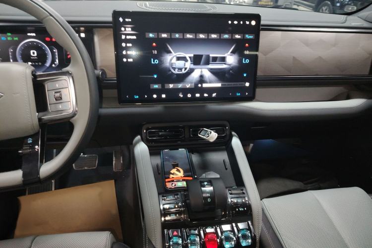 Used Formula Leopard Leopard 5 2023 Explore Edition
