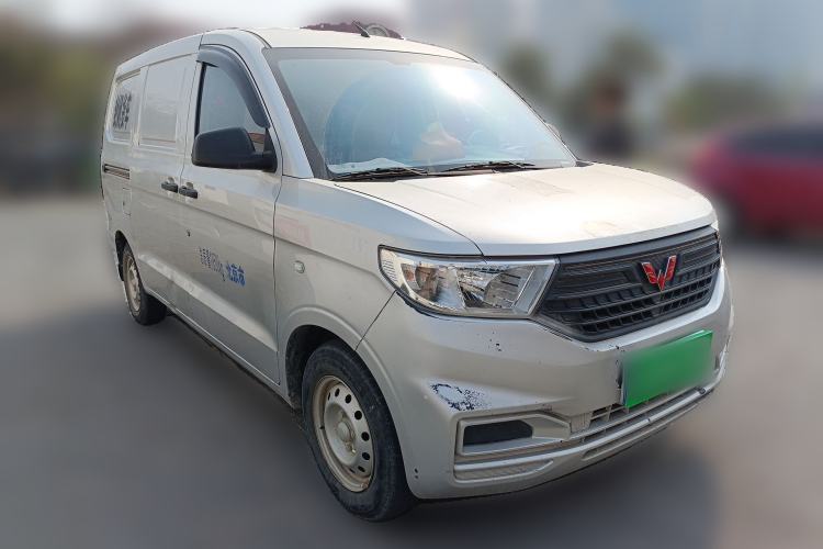 Used Wuling Hongguang V  Front Right 45 Deg