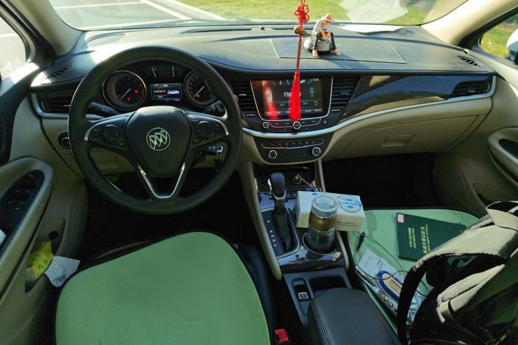 Used Buick Verano 2018 Sedan 15S Automatic Leading Model Center Console