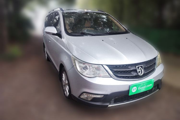Used Baojun 730 2014 1.5L manual luxury trim 7 seats