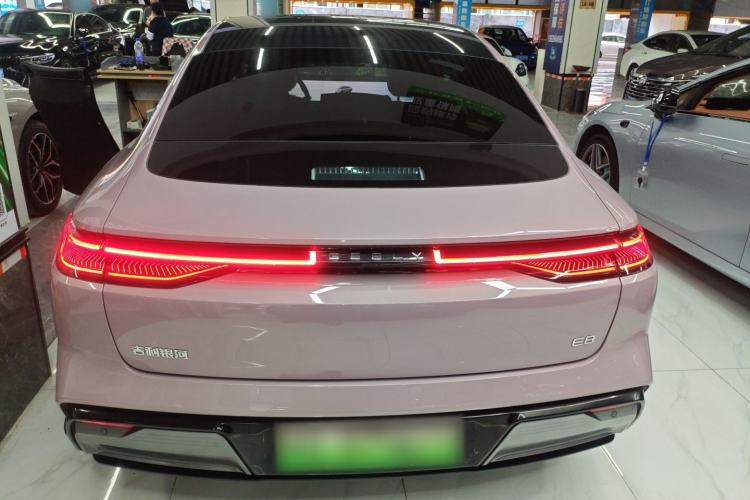 Used Geely Galaxy E8 2025 700 km Long-Range Intelligent Driving Version
