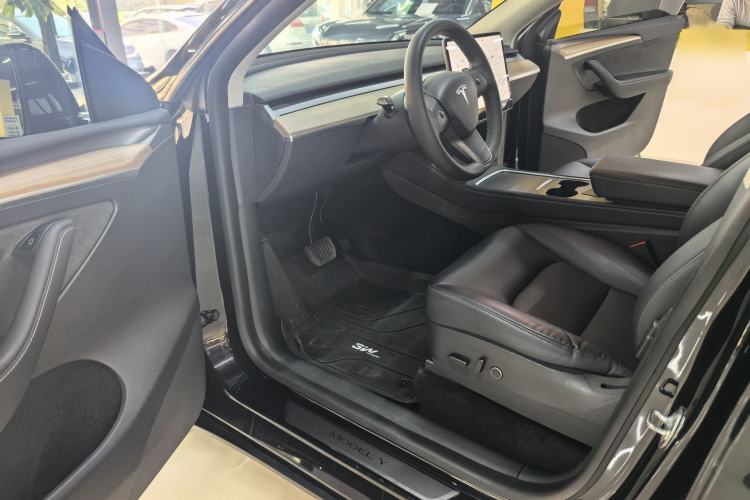 Used Tesla Model Y 2021 Standard Range Rear-Wheel Drive Version
