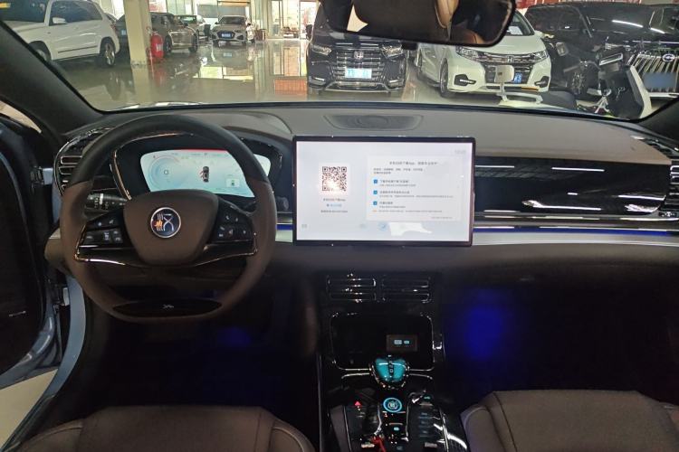 Used BYD Han 2023 EV Champion Edition 605KM Front-Drive Premium Model Center Console