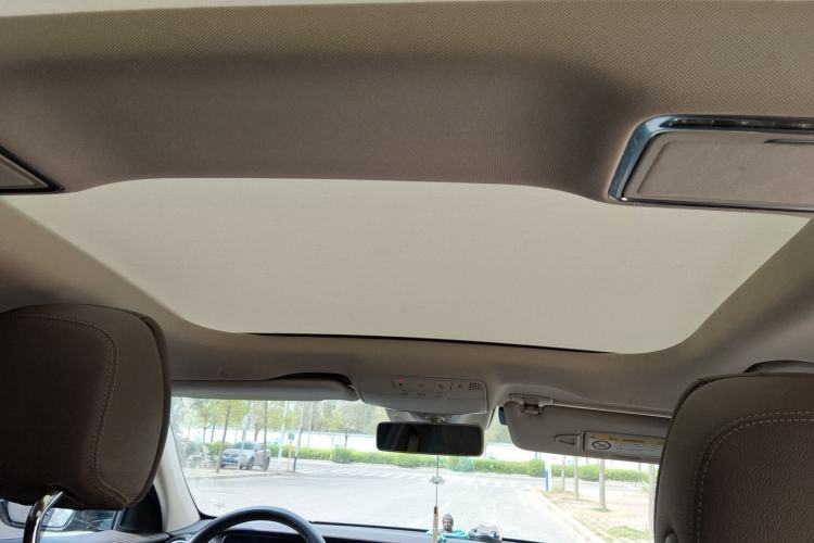 Used Mercedes-Benz E-Class 2016 E 300 L Luxury Model Headliner