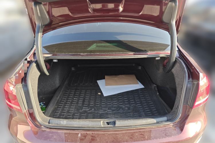 Used Volkswagen Passat 2014 1.8TSI DSG Prestige Navigation Edition Trunk