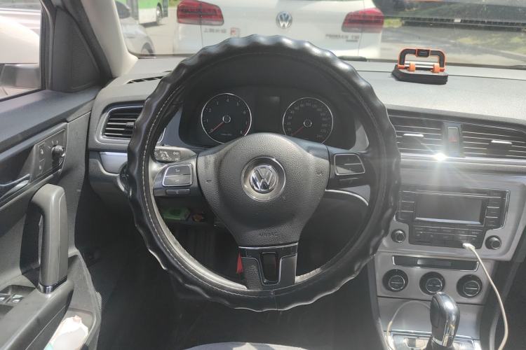 Used Volkswagen Lavida 2013 Revised Version 1.6L Automatic Luxury Edition
