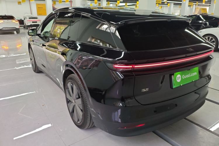 Used Li Auto Li Auto i6 2025 Model Four-Wheel-Drive Standard Type
