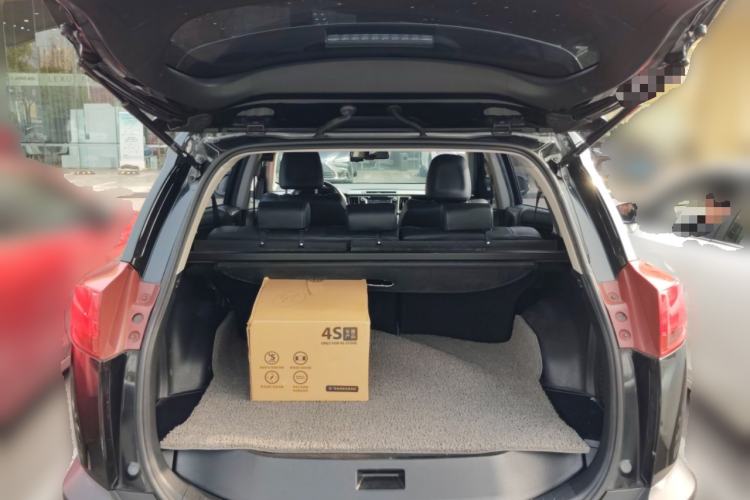 Used Toyota RAV4 2013 2.5L Automatic 4x4 Elite Edition Trunk