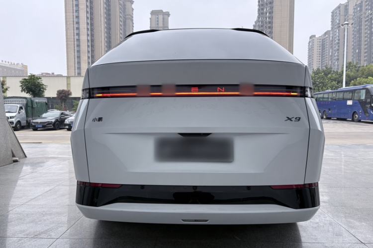 Used XPeng X9 2025 740 Ultra-Long Range Max Exterior 5